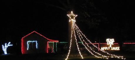 Seabrook Avenue Christmas Displays - Topeka, Kansas