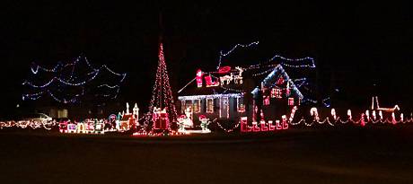 Staniec Holiday Light Display - Topeka, Kansas