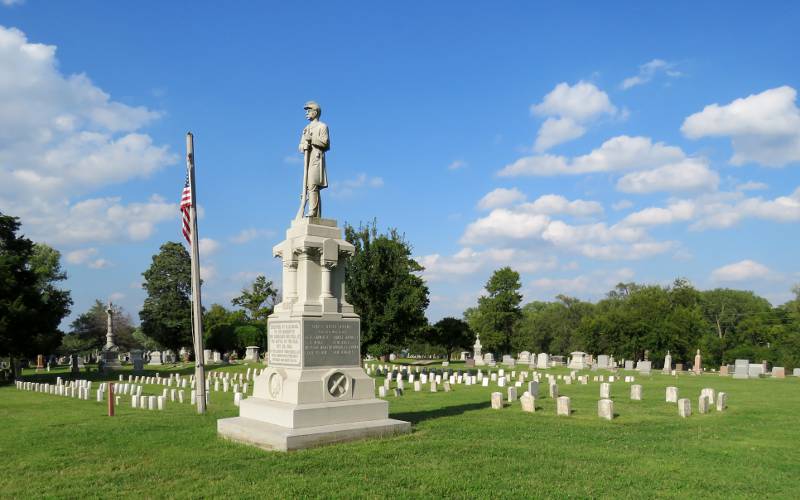 Civil War memorial monument