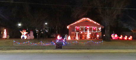 Roberts Family Holiday Display - Topeka, Kansas