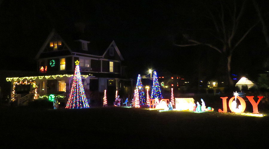 Potwin Place Neighborhood Christmas Display - Topeka, Kansas