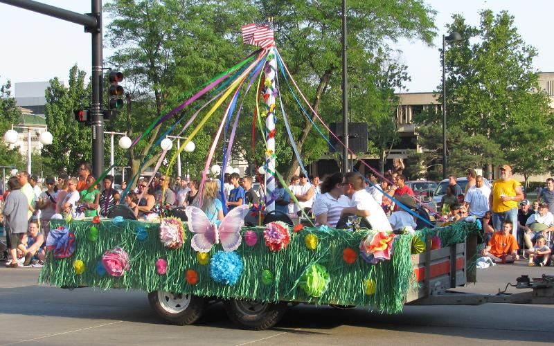 May Pole float - Sundown Parade