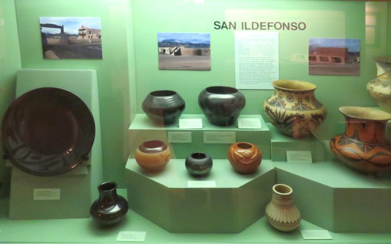 Native Amaericanm Navho pottery